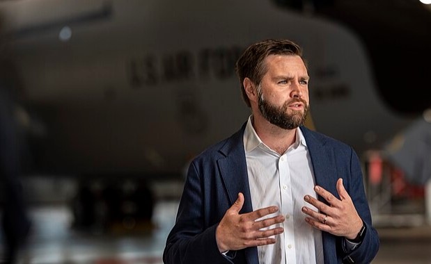 https://commons.wikimedia.org/wiki/File:Senator_JD_Vance_visits_Rickenbacker_ANGB_(15).jpg