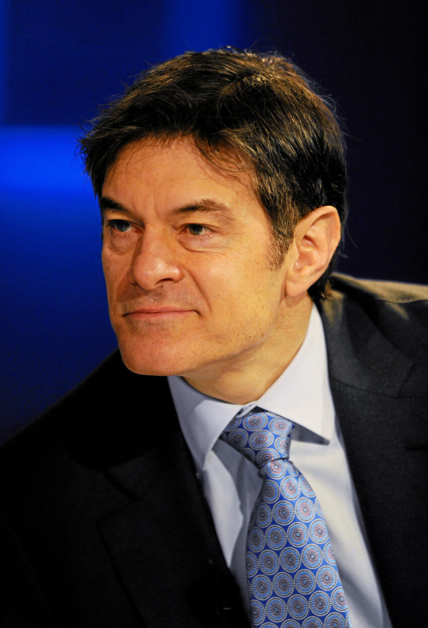 DAVOS/SWITZERLAND, 27JAN12 - Mehmet C. Oz, Professor of Surgery and Vice-Chairman, Cardiovascular Services, New York Presbyterian Hospital, Columbia University, USA, is seen during the session 'An Insight, An Idea with Mehmet Oz' at the Annual Meeting 2012 of the World Economic Forum at the congress centre in Davos, Switzerland, January 27, 2012.. . Copyright by World Economic Forum. swiss-image.ch/Photo by Michael Wuertenberg