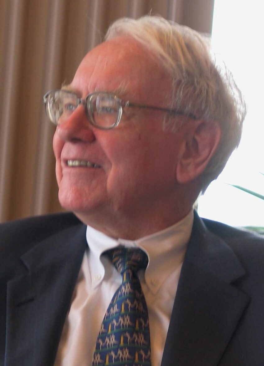 Warren Buffett speaking to a group of students from the Kansas University School of BusinessImage is cropped and flipped. See original image http://commons.wikimedia.org/wiki/Image:Warren_Buffett_KU_Visit.jpg