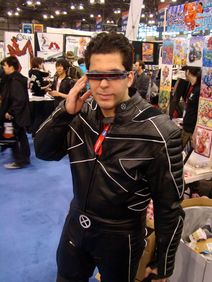 scott summers, cyclops New York Comic-Con, Saturday, February7th, 2009. If you see yourself in this or any of my other pictures, let me know in the comments, or by emailing me at loser: [at] istolethe [dot] tv.