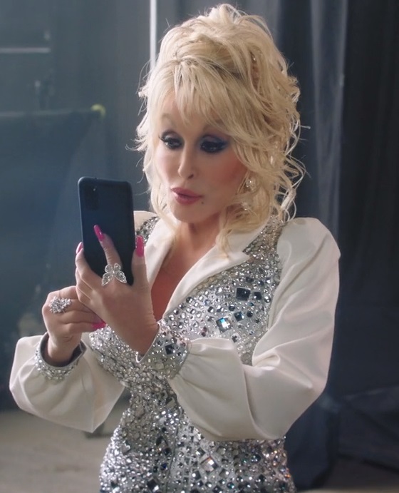 Dolly Parton for T-Mobile 2022.jpg