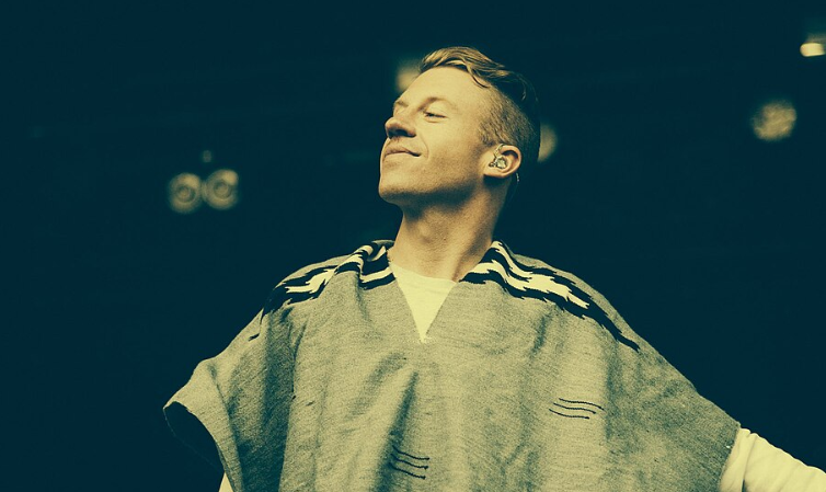 Macklemore performing at Hovefestivalen 2013