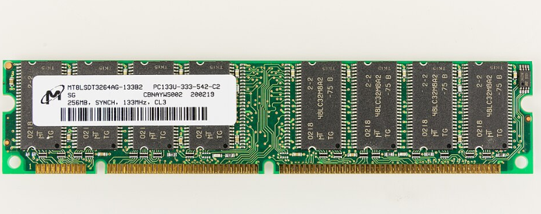 Micron Technology MT8LSDT3264AG-133B2 - 256 MB SD-RAM 168-pin PC-133 non-ECC CL3