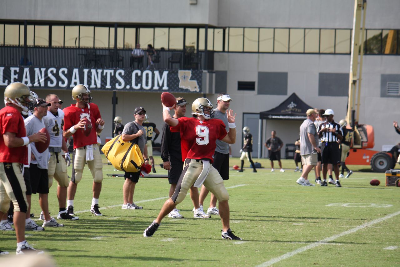 Quarterbacks at New Orleans Saints training camp in 2009.jpg