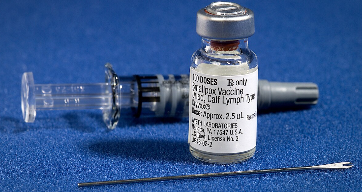 Smallpox vaccine and equipment for administering it