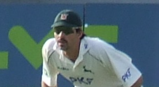 Stephen Fleming fielding at slip for Nottinghamshire CCC.
