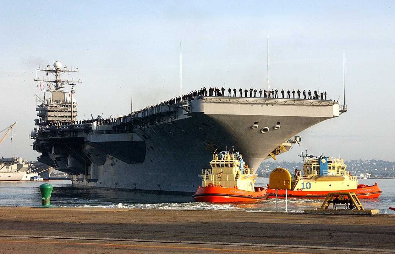The Nimitz-class aircraft carrier USS Abraham Lincoln