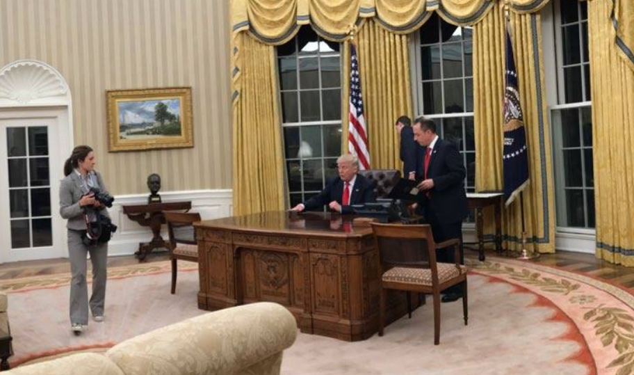 Panorama of President Donald Trump's Oval Office on January 26, 2017